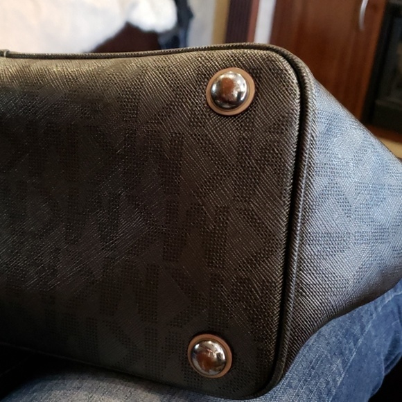 Mk ADDITIONAL pics -See MK tote for sale - Picture 4 of 5